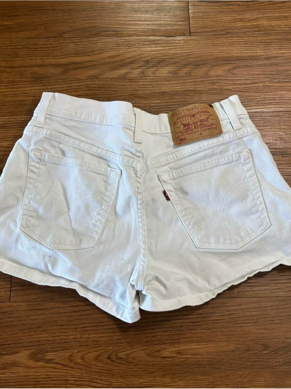 Levi's White Denim Women's Shorts with Back Pocket Details